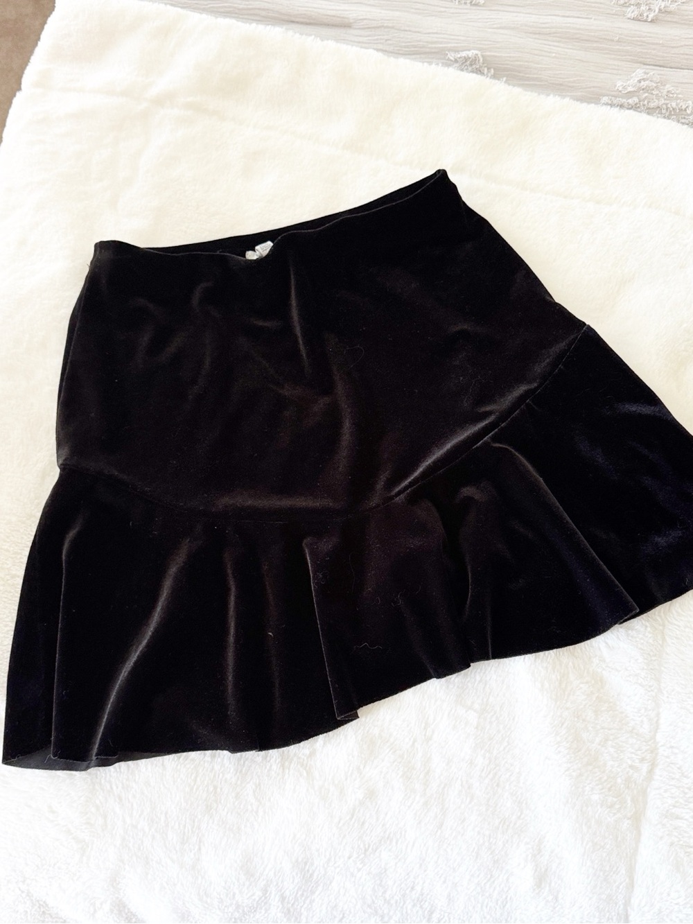 Urban outfitters ecote whimsigoth black velvet ruffled hem mini skirt size small - Picture 2 of 7